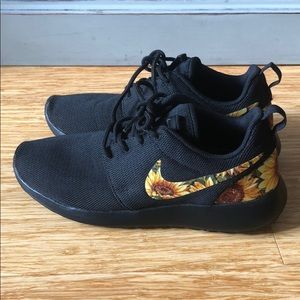Custom Sunflower Nike Roshe size 7